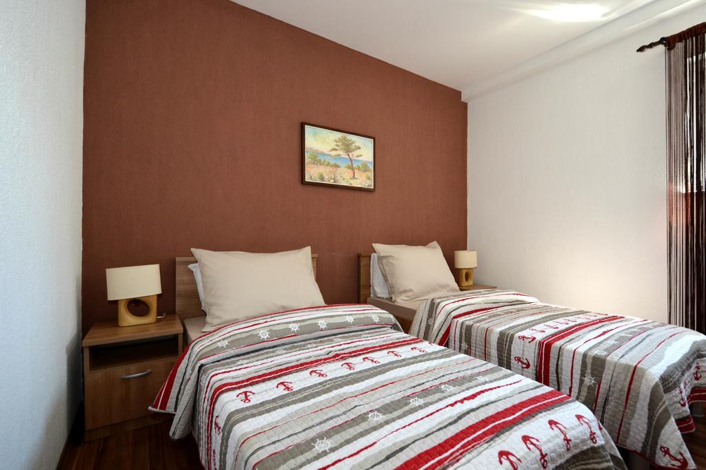 Apartments Maslina Traù Esterno foto